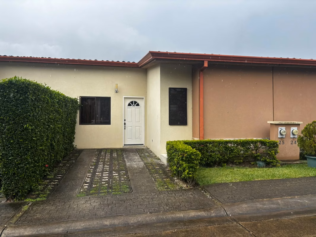 Casa en Alajuela con 3 recámaras y cocina amueblada - foto 14
