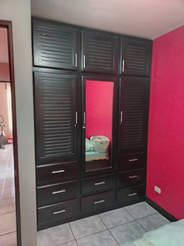 Casa en Alajuela con 3 recámaras y cocina amueblada - foto 3