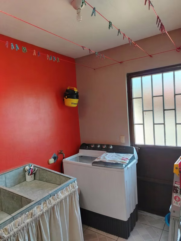 Casa en Alajuela con 3 recámaras y cocina amueblada - foto 4