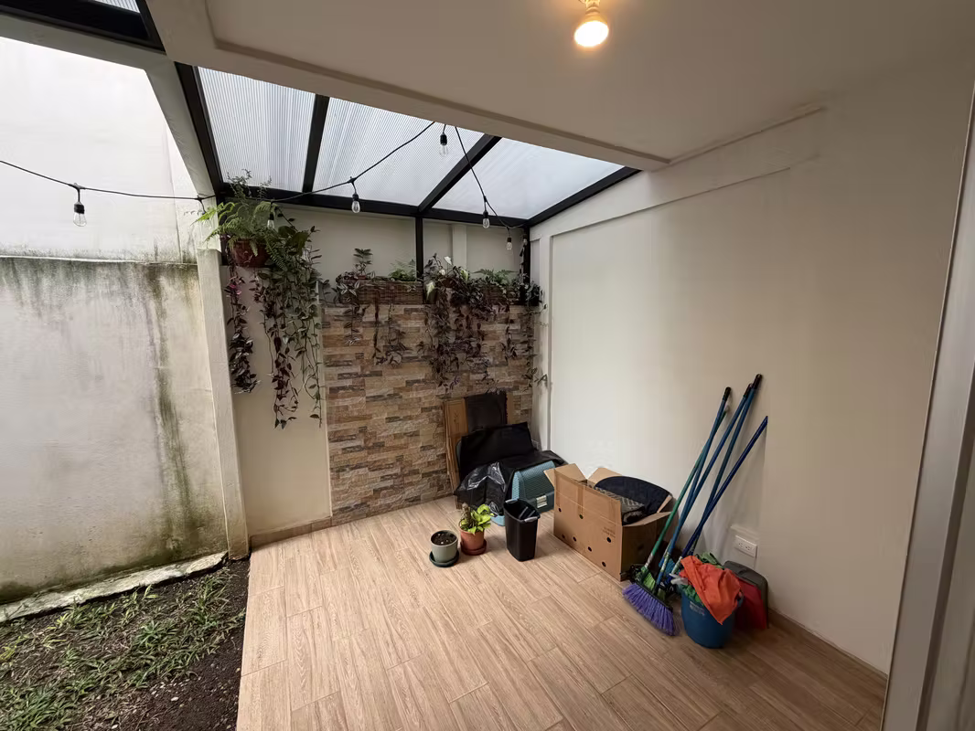 Moderna casa con terraza y amenidades en Montes de Oca - foto 12