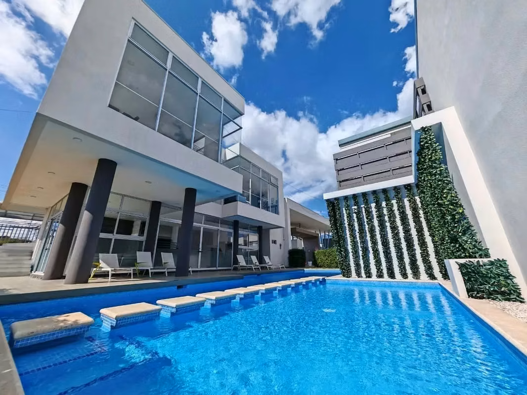 Moderna casa con terraza y amenidades en Montes de Oca - foto 15