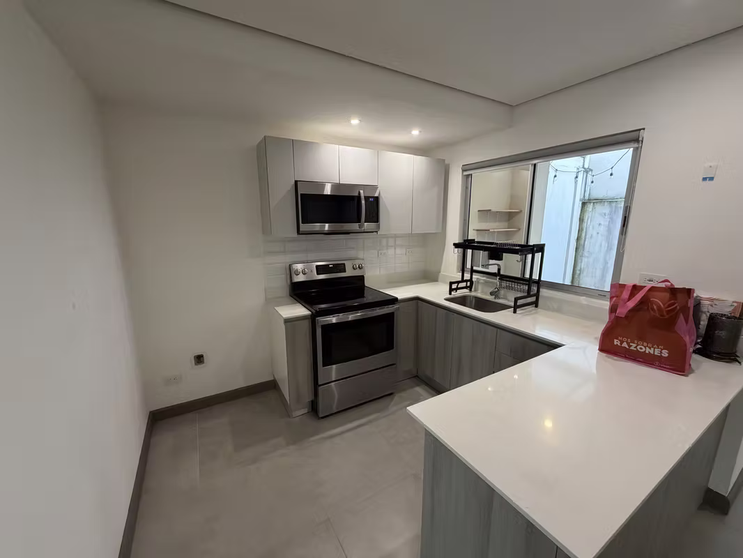 Moderna casa con terraza y amenidades en Montes de Oca - foto 10