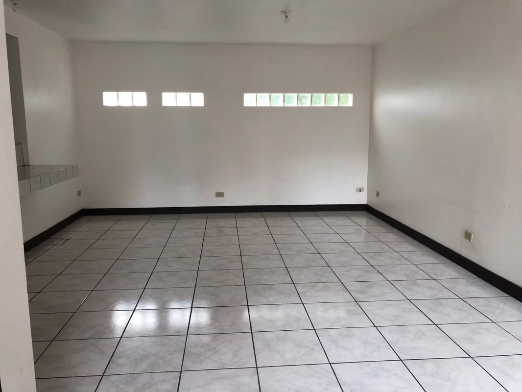 Apartamento de Dos Dormitorios en Tibás, San José - foto 2