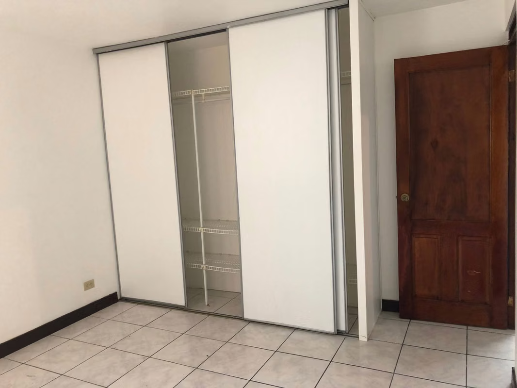 Apartamento de Dos Dormitorios en Tibás, San José - foto 5
