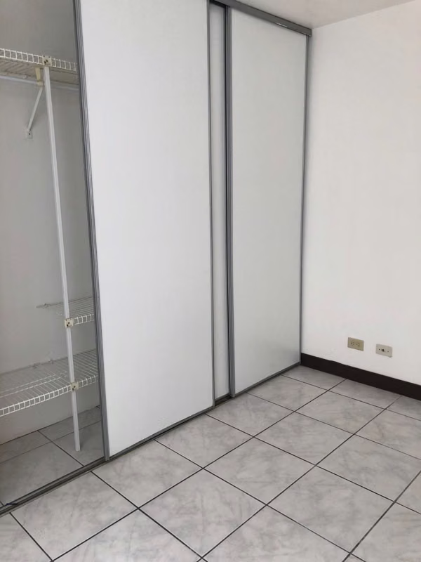 Apartamento de Dos Dormitorios en Tibás, San José - foto 9