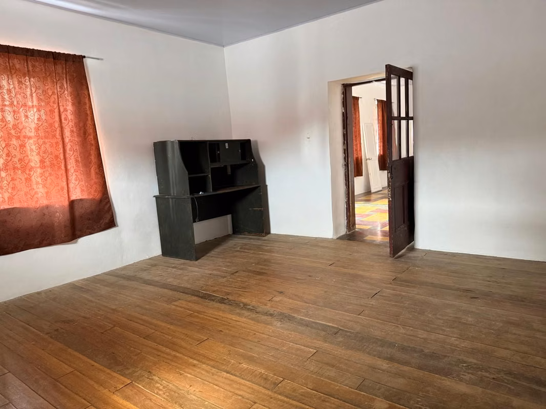 Casa en alquiler ideal para vivienda o comercio en Santo Domingo - foto 3