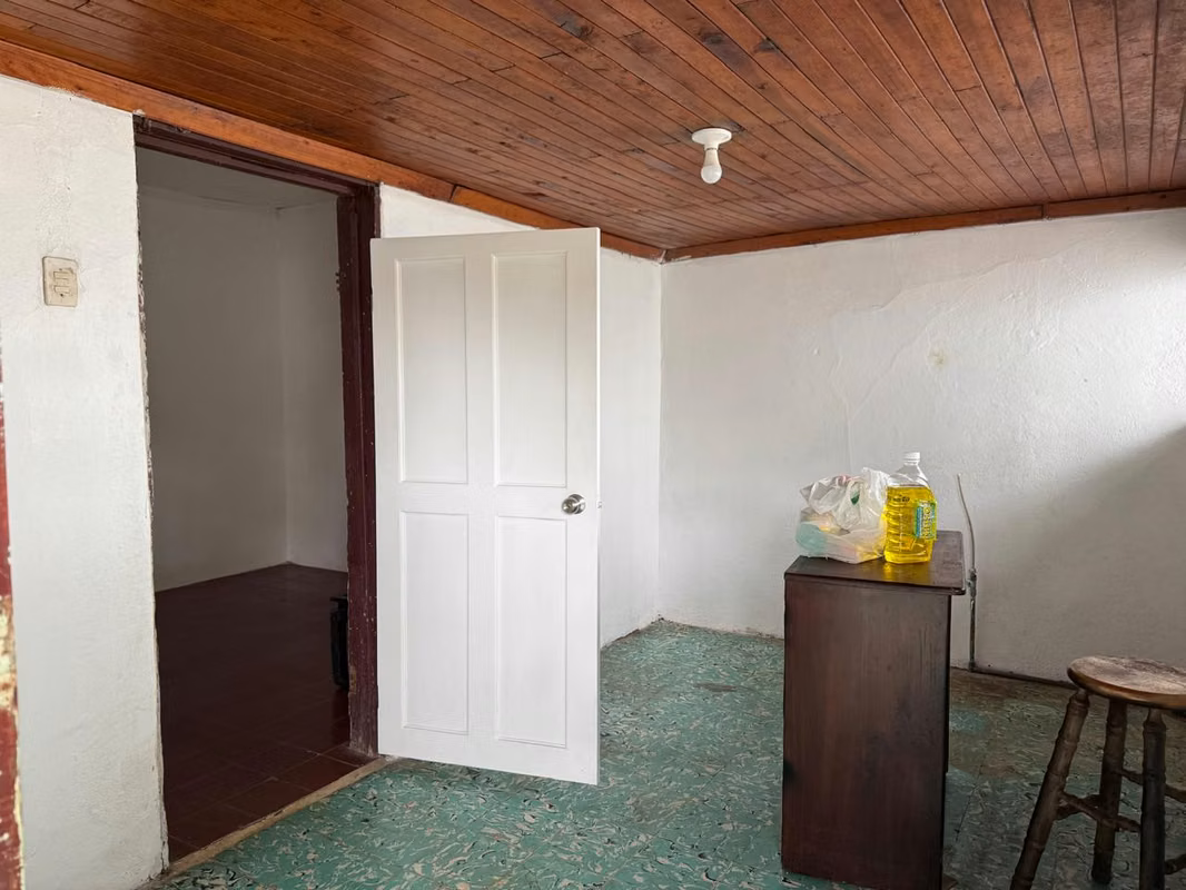 Casa en alquiler ideal para vivienda o comercio en Santo Domingo - foto 9