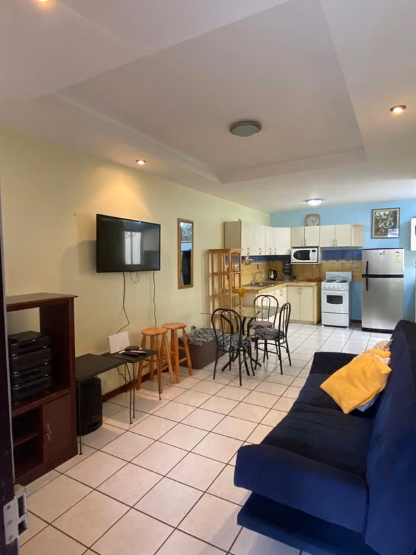Acogedor apartamento en Moravia, ideal para pareja - foto 5