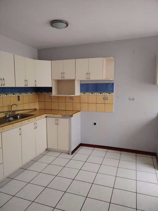 Acogedor apartamento en Moravia, ideal para pareja - foto 6