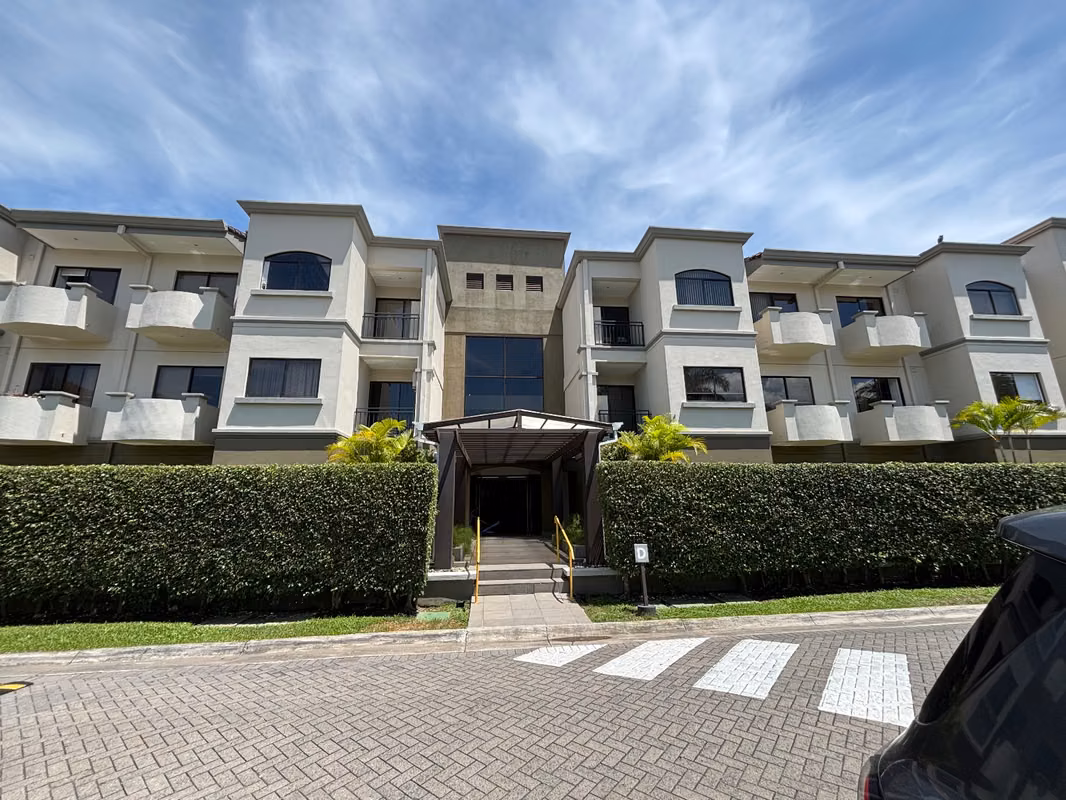 Amplio apartamento amueblado en Montesol, Santa Ana - foto 13