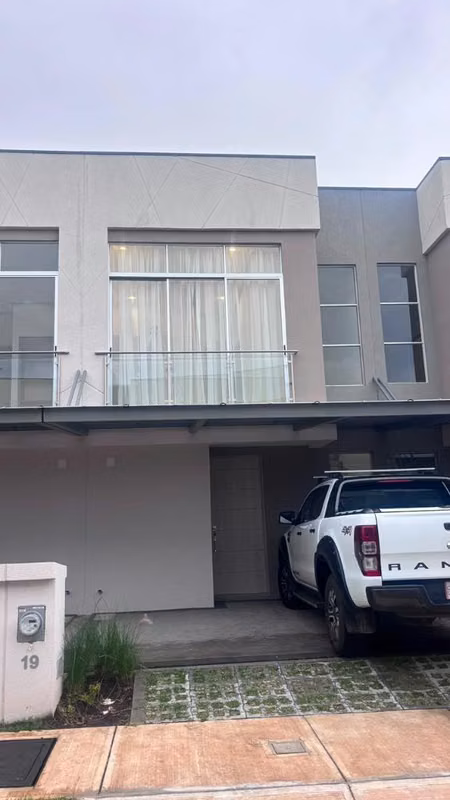 Casa nueva en alquiler en Santo Domingo, Heredia 1