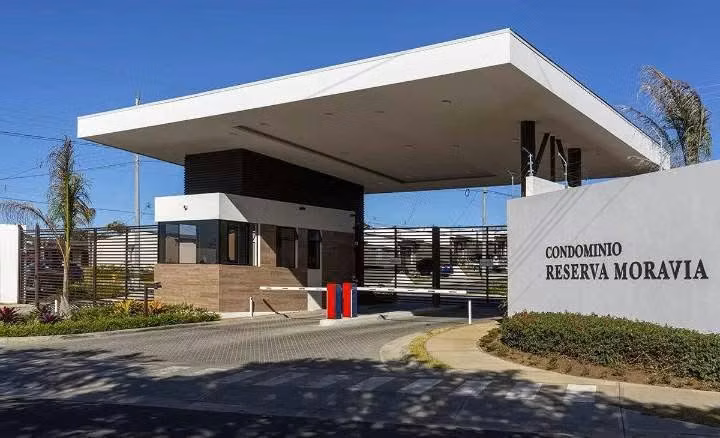 Casa moderna en condominio Reserva Moravia, Moravia