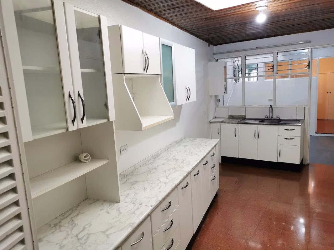 Casa moderna en condominio Reserva Moravia, Moravia - foto 10