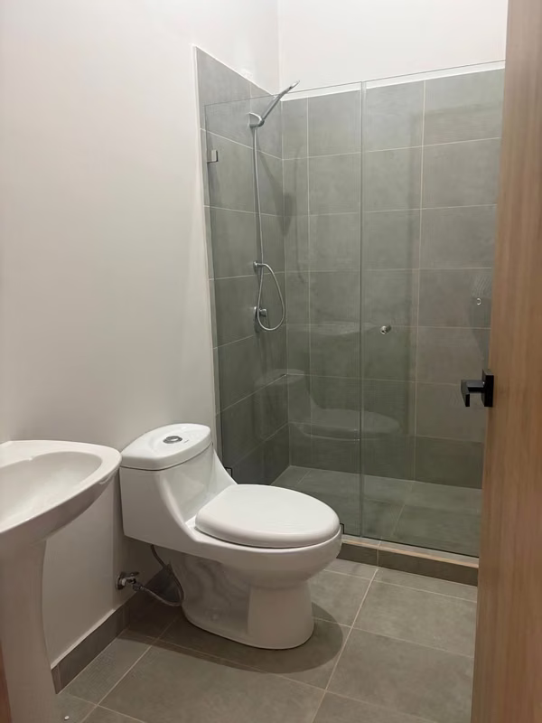 Hermosa casa nueva en condominio en Heredia - foto 10