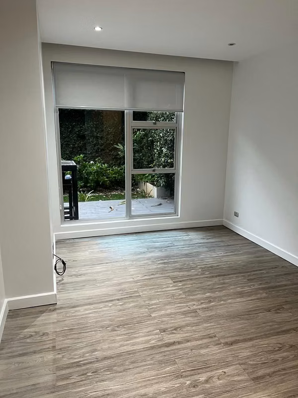Hermoso apartamento en Santa Ana con jardín y terraza - foto 7