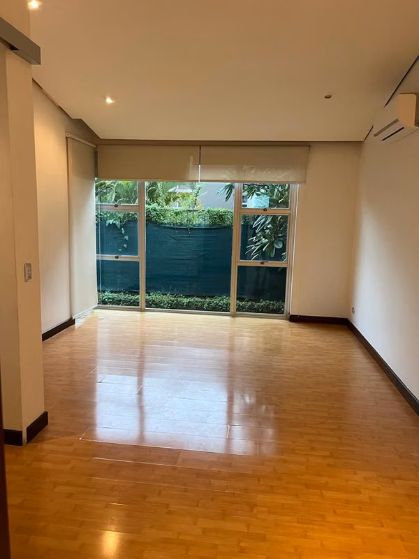 Hermoso apartamento en Santa Ana con jardín y terraza - foto 10