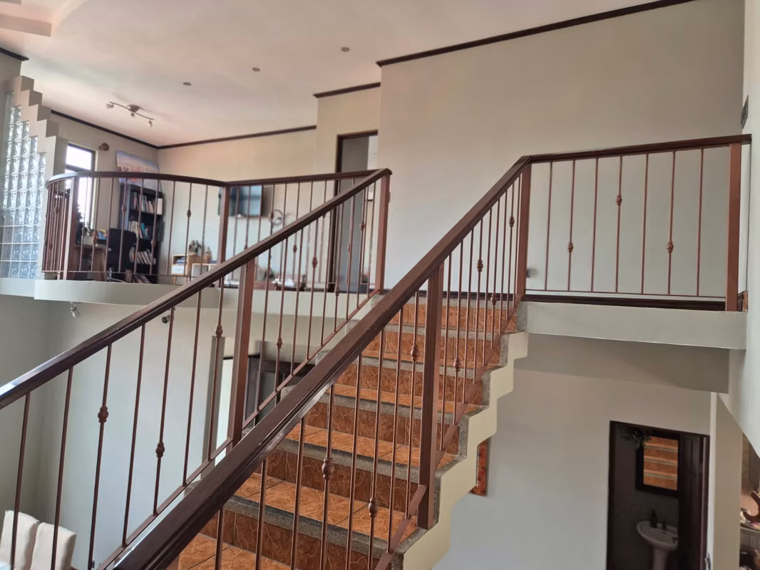 Amplia casa en condominio privado en Moravia con hermosa vista - foto 11