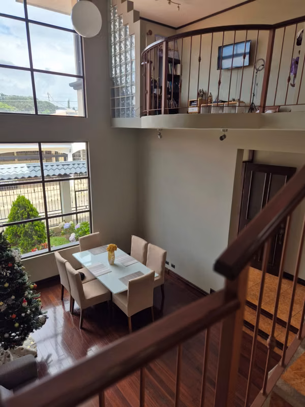 Amplia casa en condominio privado en Moravia con hermosa vista - foto 5