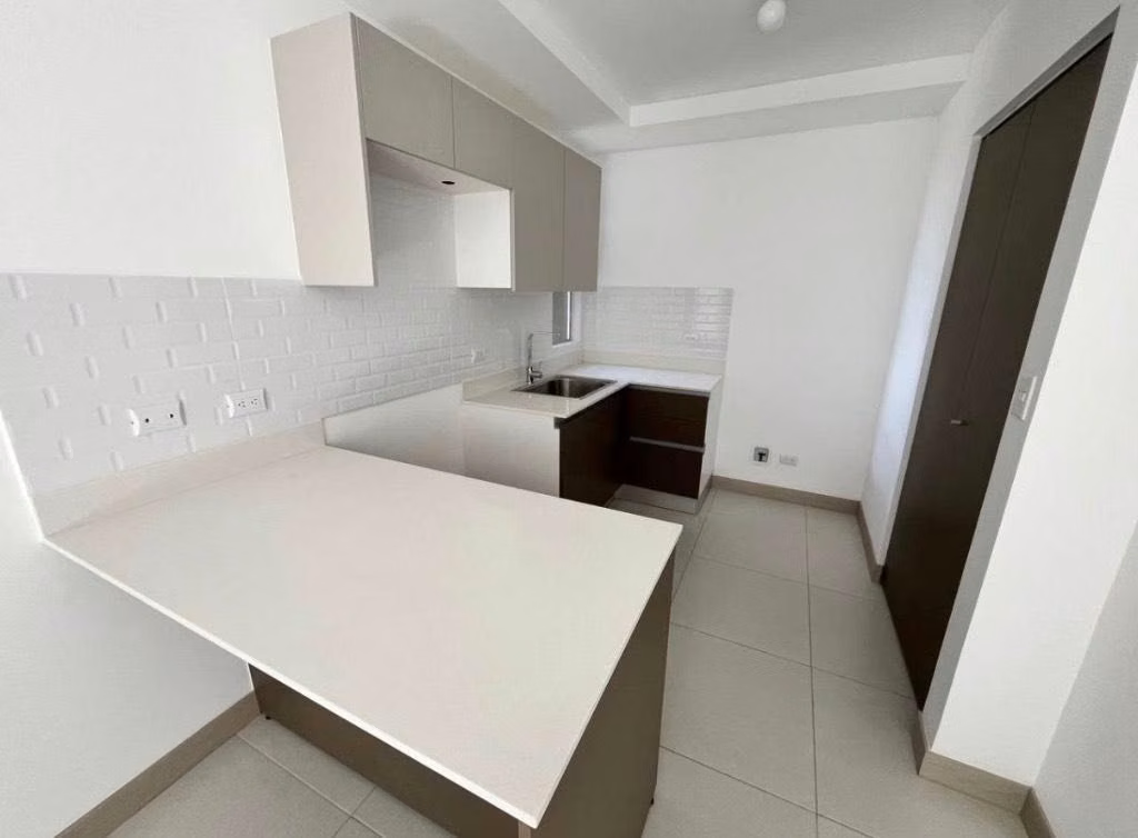 Apartamento en Condominio Fuente del Sol - Desamparados - foto 11