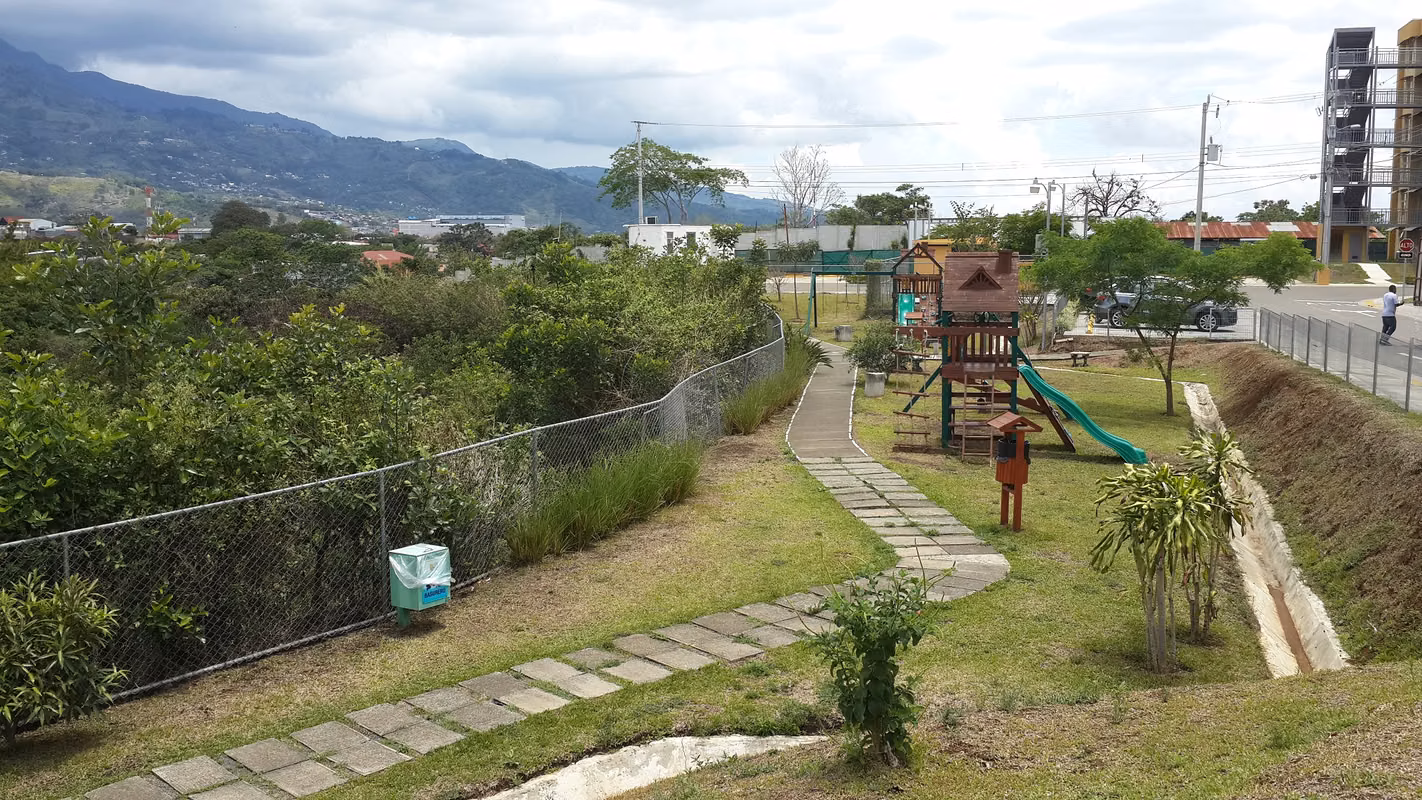Apartamento en Condominio Fuente del Sol - Desamparados - foto 5