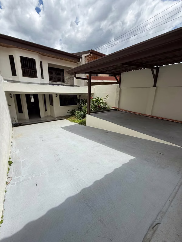 Casa Amueblada y Renovada en Atenas - Listo para Mudarse 1