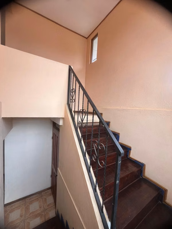Espaciosa casa en excelente ubicación en Moravia - foto 5
