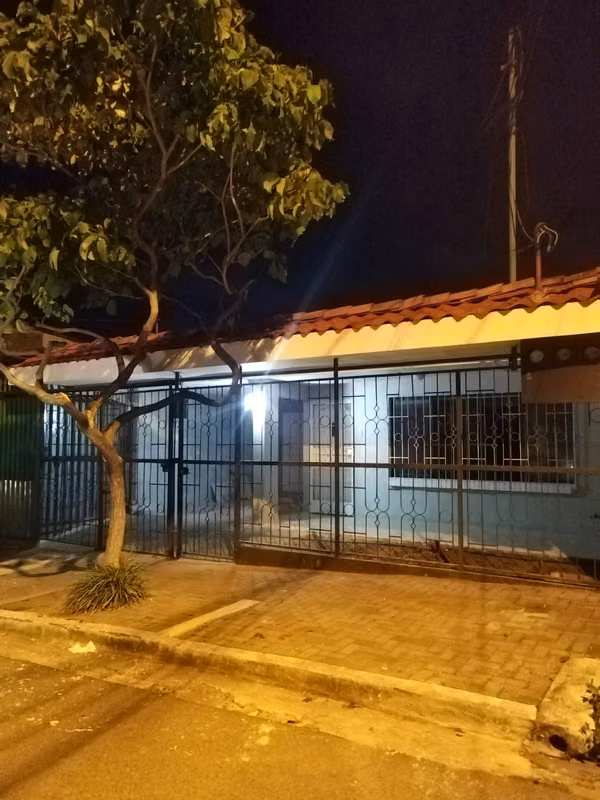 Casa en Alajuela Centro con 3 Recámaras y Cochera 1