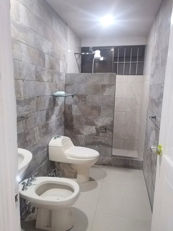 Casa en Alajuela Centro con 3 Recámaras y Cochera - foto 2