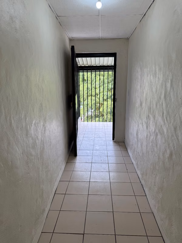 Amplio apartamento de 3 habitaciones en Desamparados - foto 11