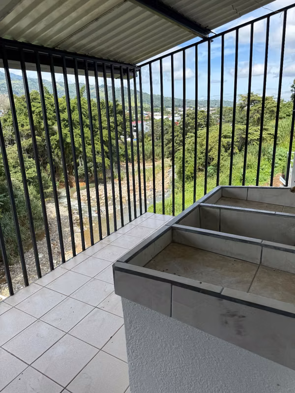 Amplio apartamento de 3 habitaciones en Desamparados - foto 12