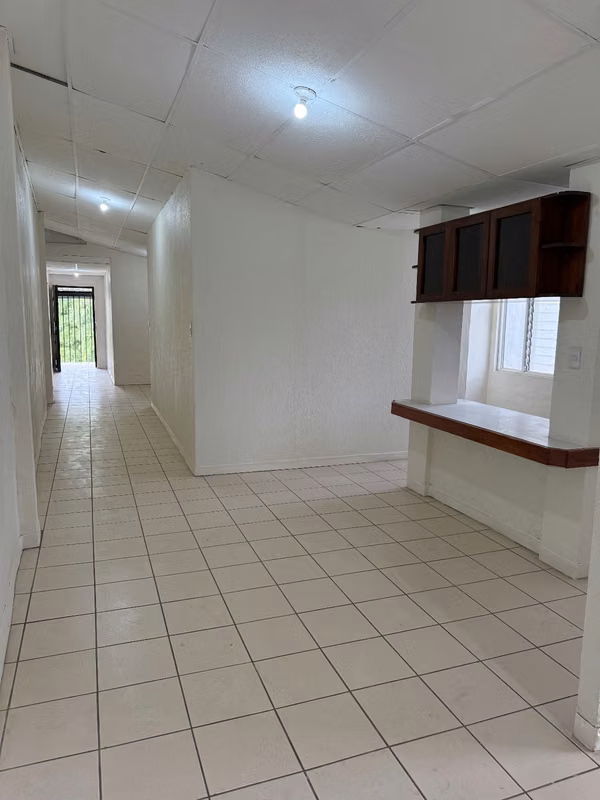 Amplio apartamento de 3 habitaciones en Desamparados - foto 3