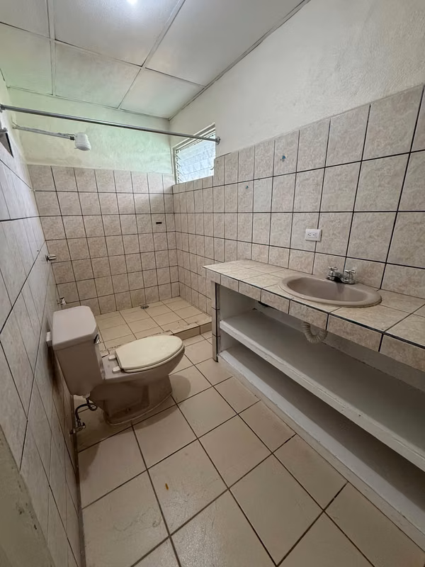 Amplio apartamento de 3 habitaciones en Desamparados - foto 7