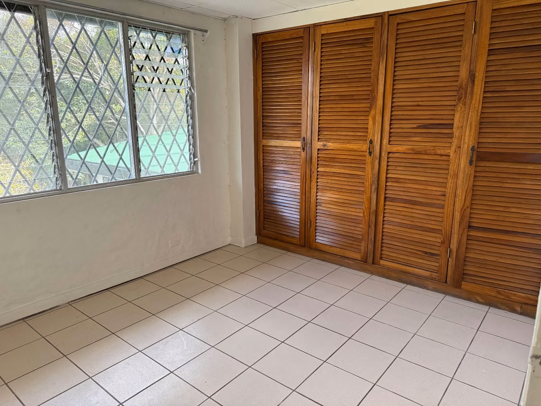 Amplio apartamento de 3 habitaciones en Desamparados - foto 8