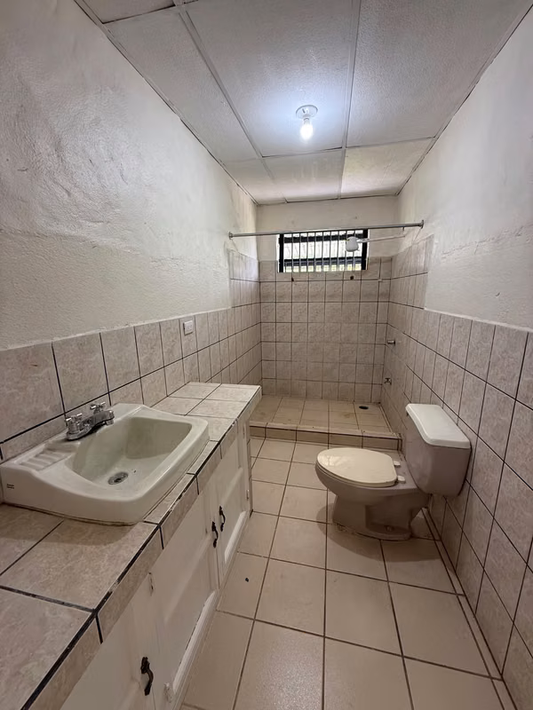 Amplio apartamento de 3 habitaciones en Desamparados - foto 10