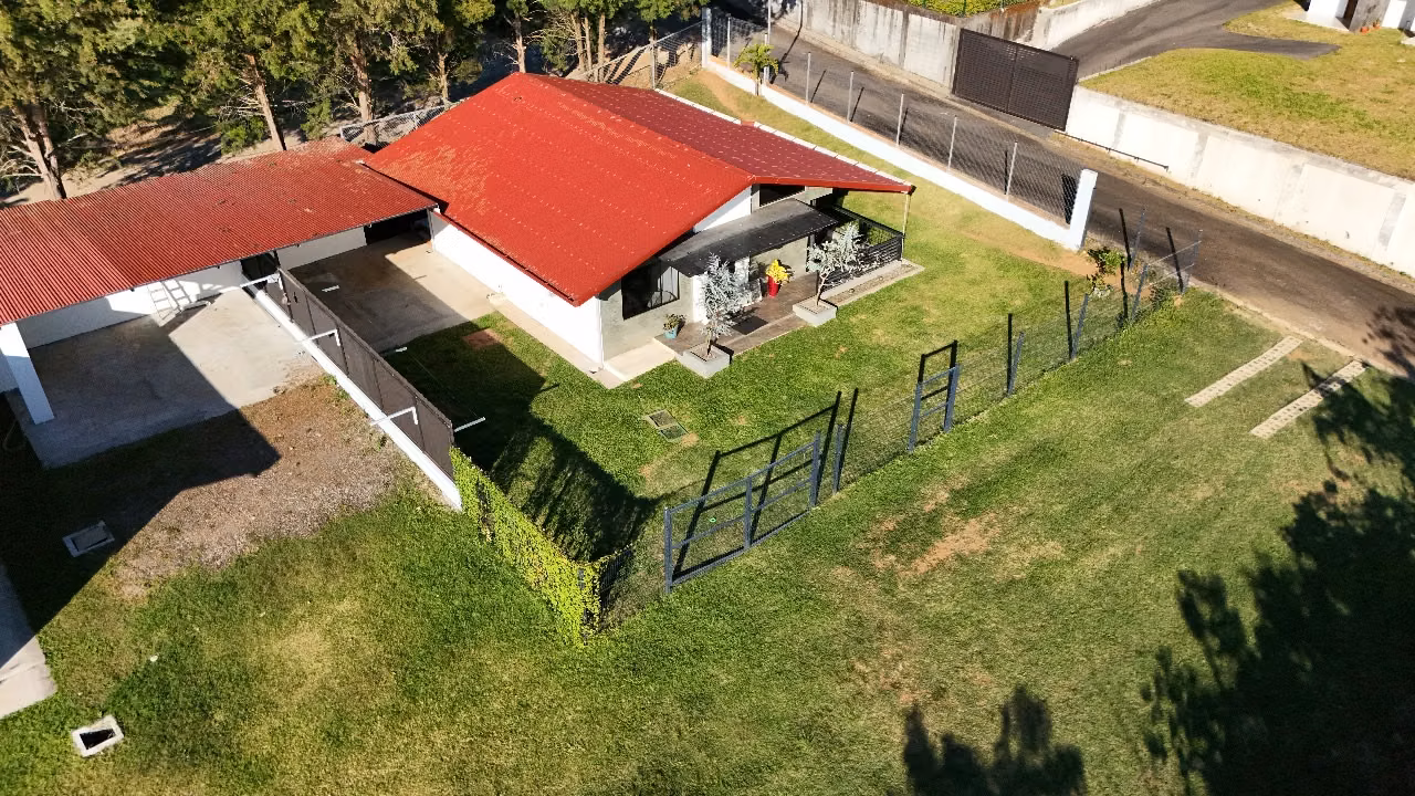 Casa moderna en San Isidro de Grecia con vistas naturales - foto 3