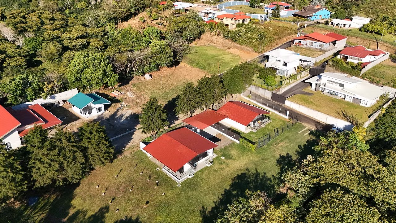 Casa moderna en San Isidro de Grecia con vistas naturales - foto 4