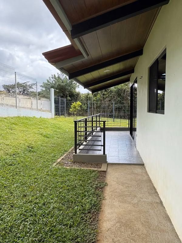 Casa moderna en San Isidro de Grecia con vistas naturales - foto 7