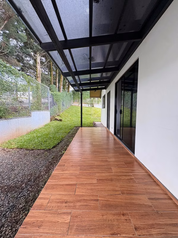 Casa moderna en San Isidro de Grecia con vistas naturales - foto 8