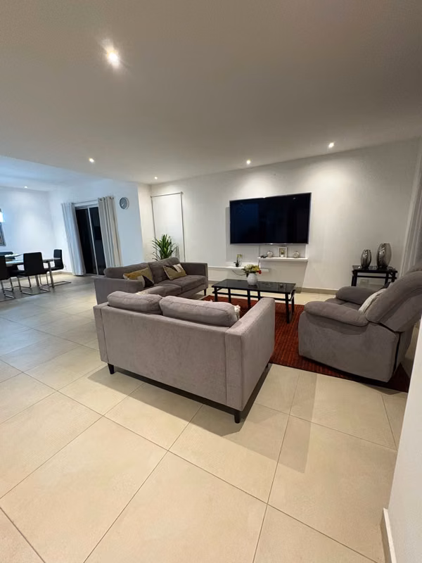 Hermosa casa amueblada en condominio en Heredia - foto 2