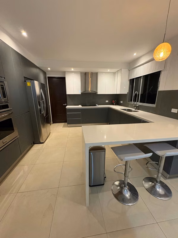 Hermosa casa amueblada en condominio en Heredia - foto 3