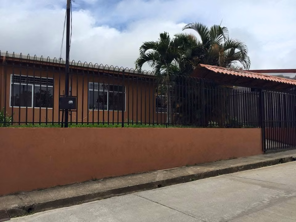 Amplia Casa en La Granja, Palmares - Ideal para Familias 1