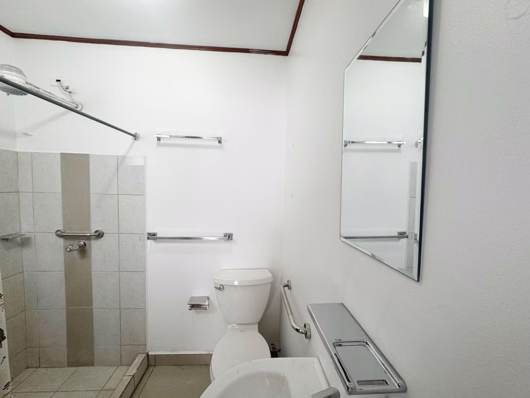 Casa en Alquiler en Tibás - Espacio Amplio y Seguro - foto 9