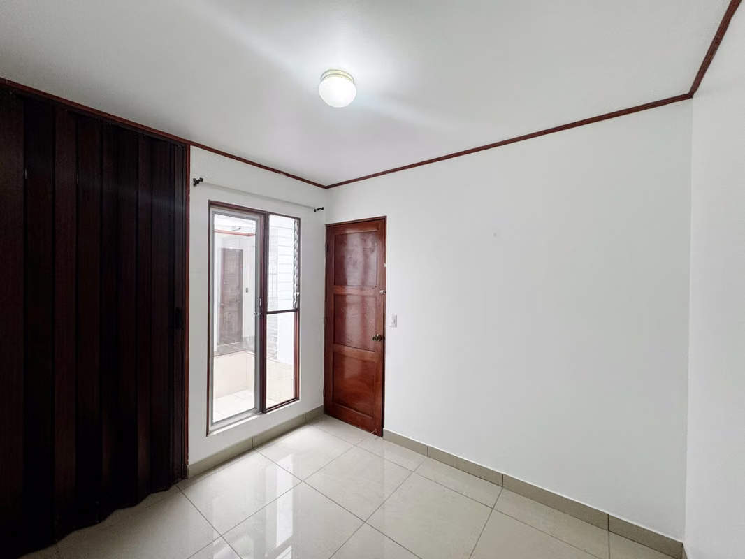 Casa en Alquiler en Tibás - Espacio Amplio y Seguro - foto 11