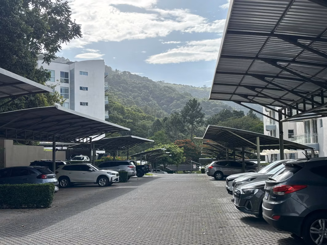 Apartamento en Condominio Bosques de Escazú - Pet Friendly - foto 3