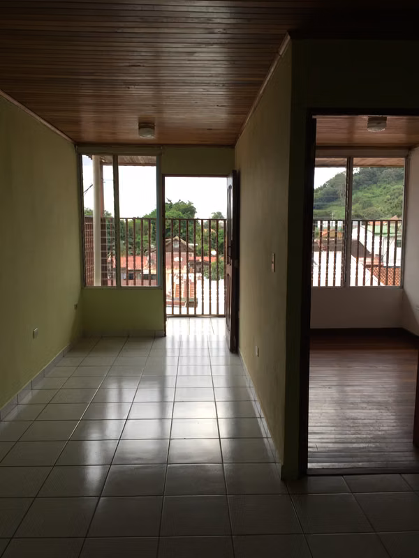 Lindo y seguro apartamento en San Antonio de Desamparados 1