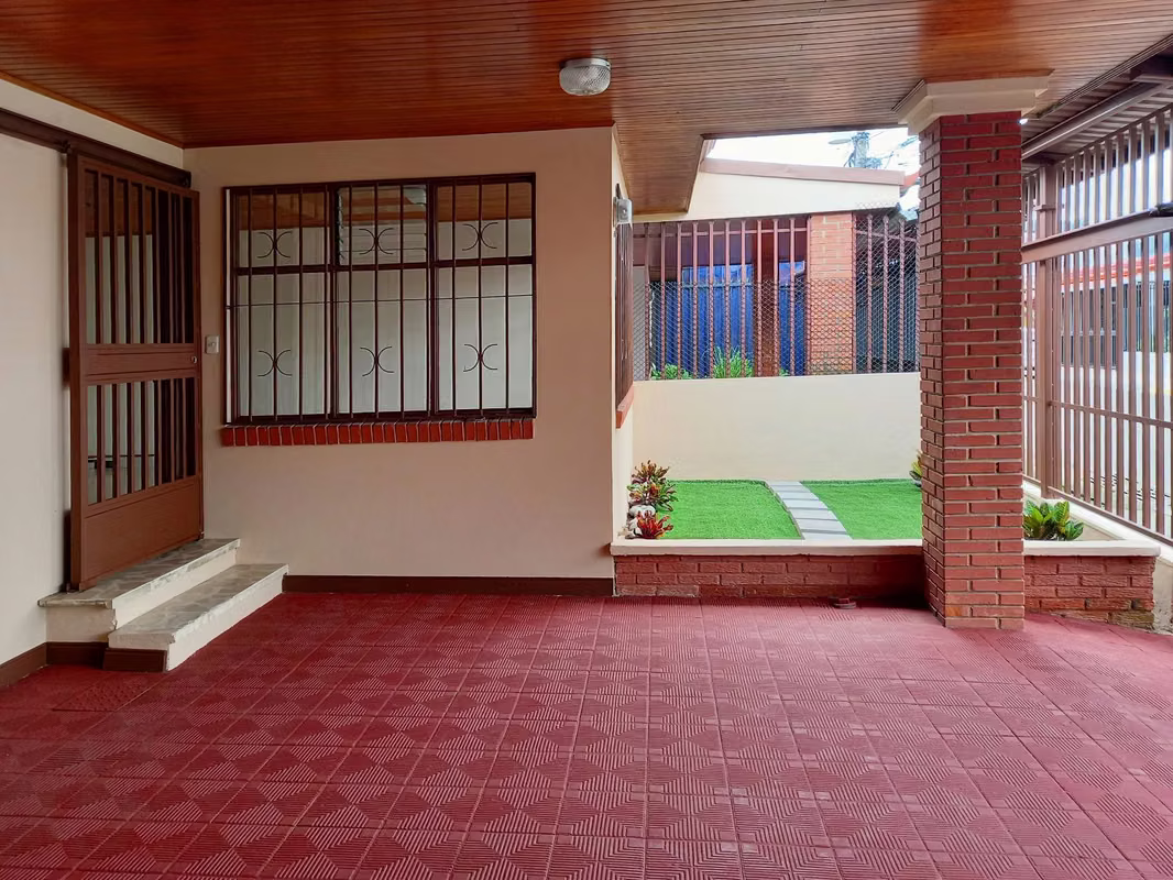 Amplia casa de una planta en Curridabat - foto 2