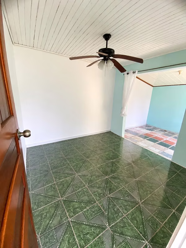 Casa de 3 Habitaciones con Vistas Panorámicas en Atenas - foto 4