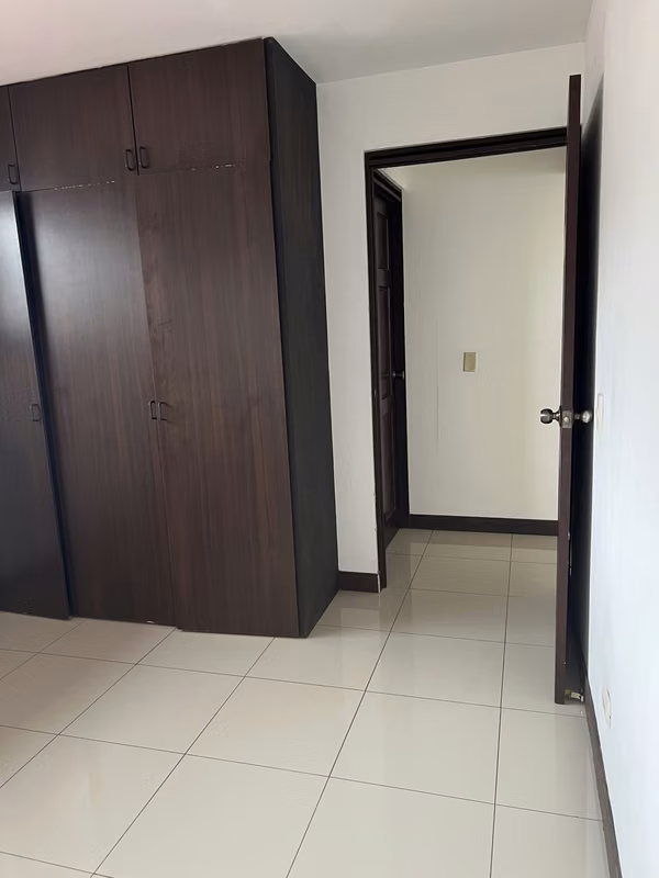Amplio y Seguro Apartamento en Tibás, San José - foto 3