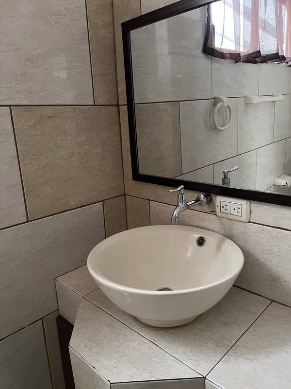 Amplio y Seguro Apartamento en Tibás, San José - foto 4