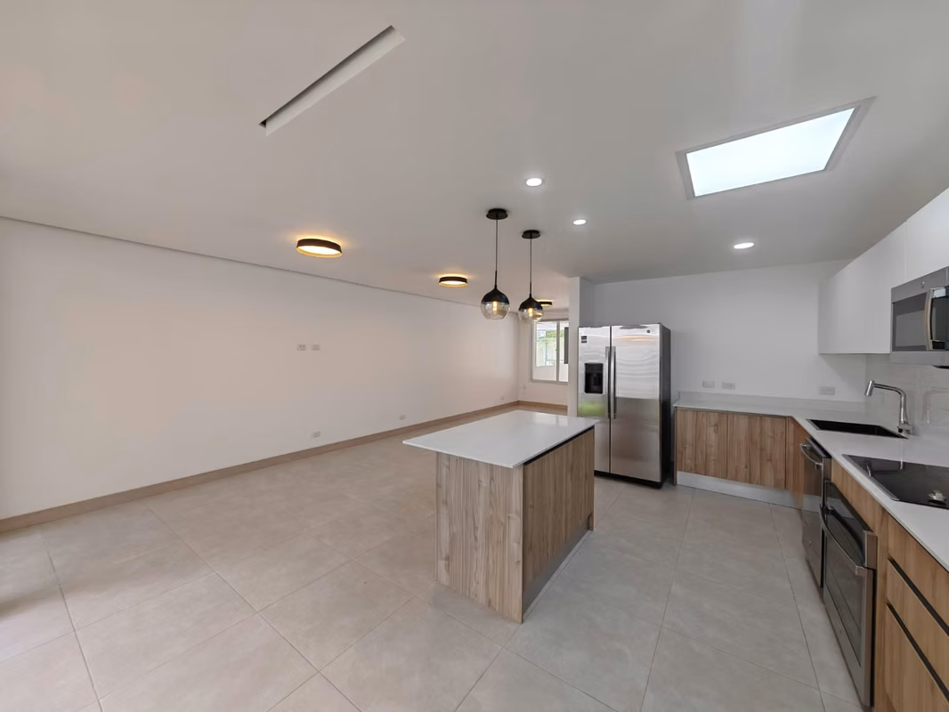 Casa de 2 plantas en Escazú, San Antonio - Pet Friendly - foto 15